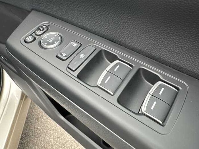 Honda CR-V e:PHEV 2.0 ePHEV Advance Tech 5dr eCVT 